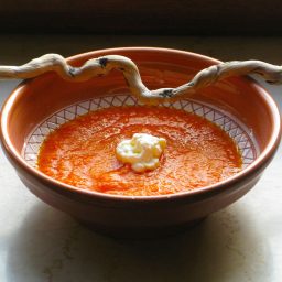 Möhren-Spitzpaprika-Suppe